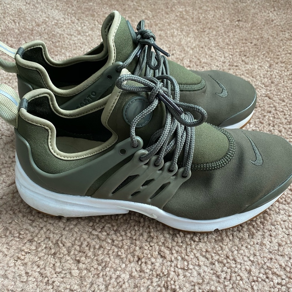Olive Green Nike Presto size 7